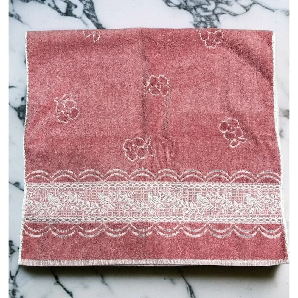 Vtg MCM Cannon Barbie Pink Flower Bath Towel Velour Sculpted White Bird Made USA